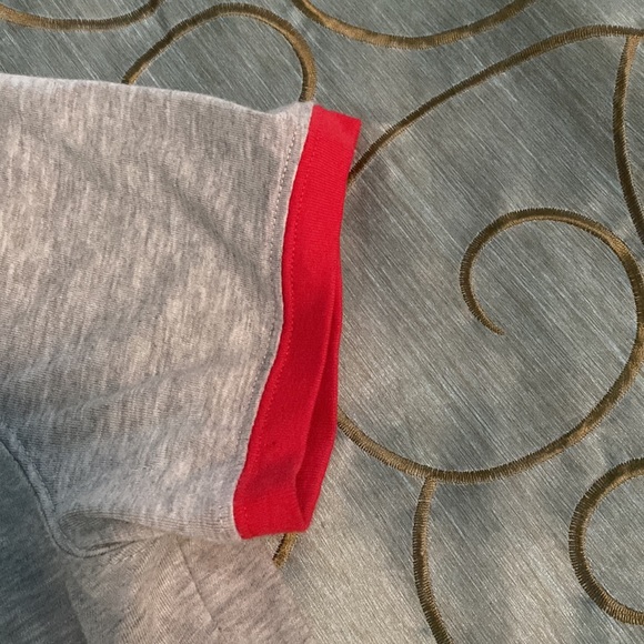 SOLD. Cactus + Pearl grey heart t-shirt in size medium - Picture 4 of 6